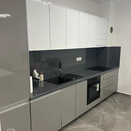 Tini 4 Apartament *